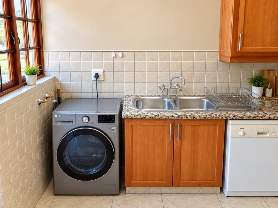 5 Bedroom Property for Sale in Waterkloof Ridge Gauteng