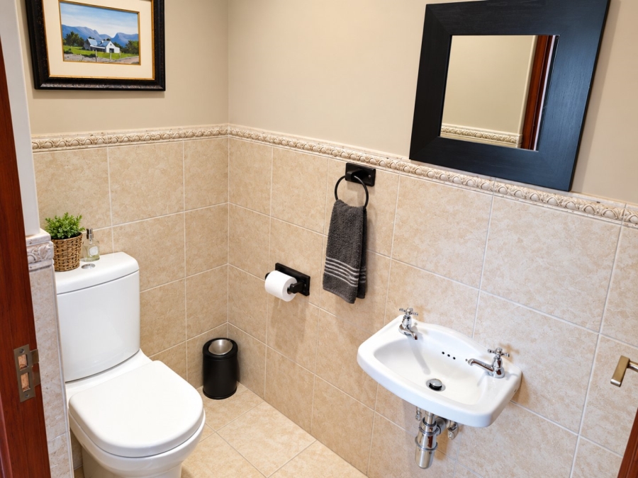 5 Bedroom Property for Sale in Waterkloof Ridge Gauteng