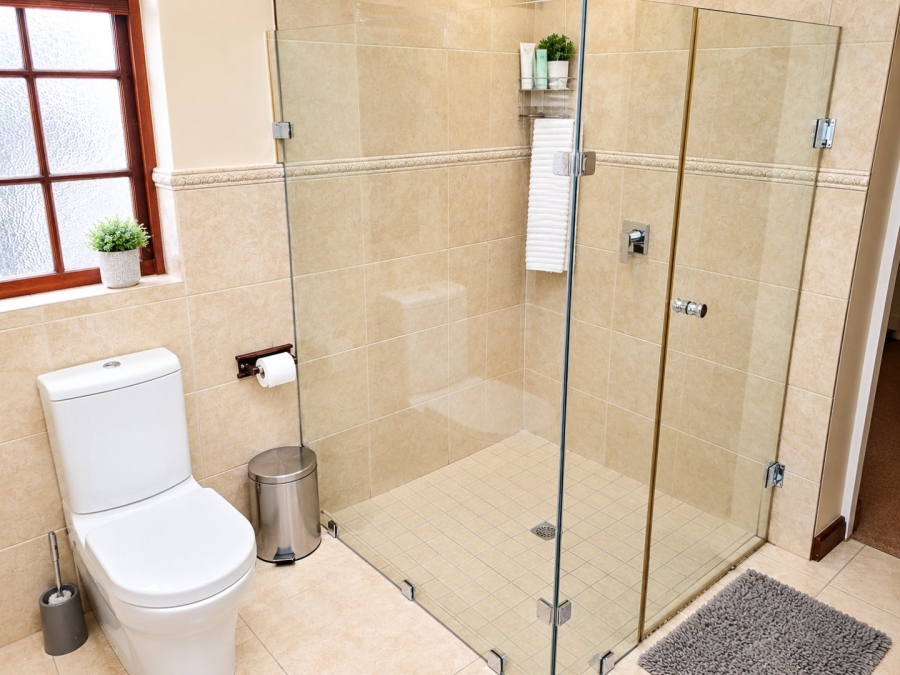 5 Bedroom Property for Sale in Waterkloof Ridge Gauteng