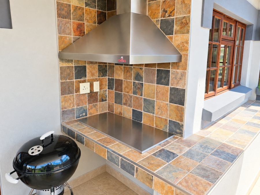 5 Bedroom Property for Sale in Waterkloof Ridge Gauteng