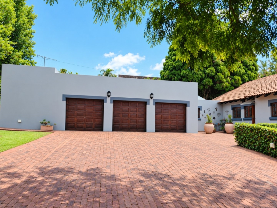 5 Bedroom Property for Sale in Waterkloof Ridge Gauteng