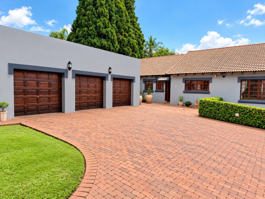 5 Bedroom Property for Sale in Waterkloof Ridge Gauteng