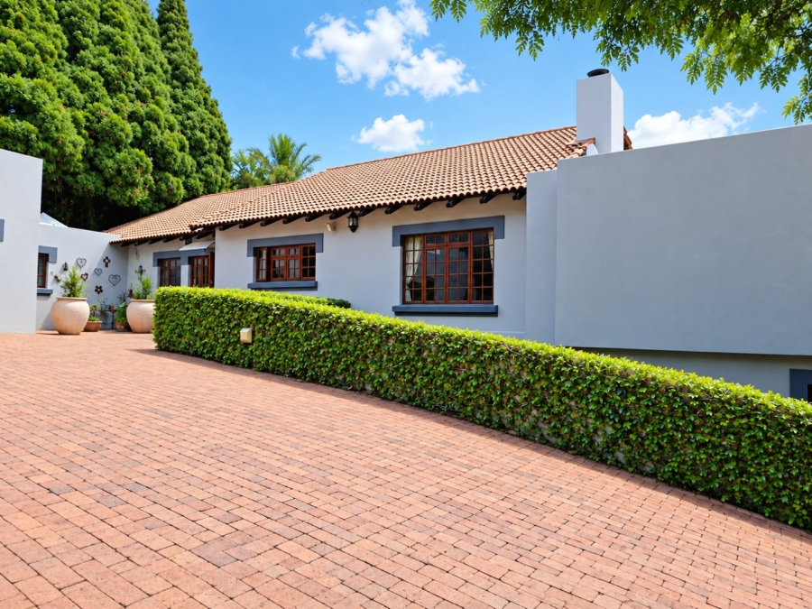 5 Bedroom Property for Sale in Waterkloof Ridge Gauteng
