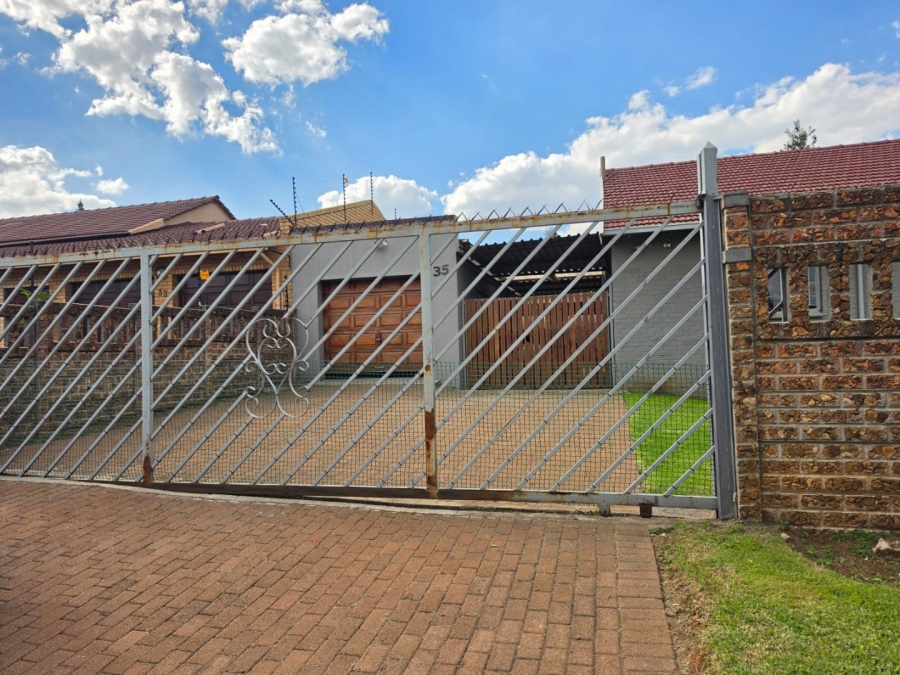 3 Bedroom Property for Sale in Woodmere Gauteng