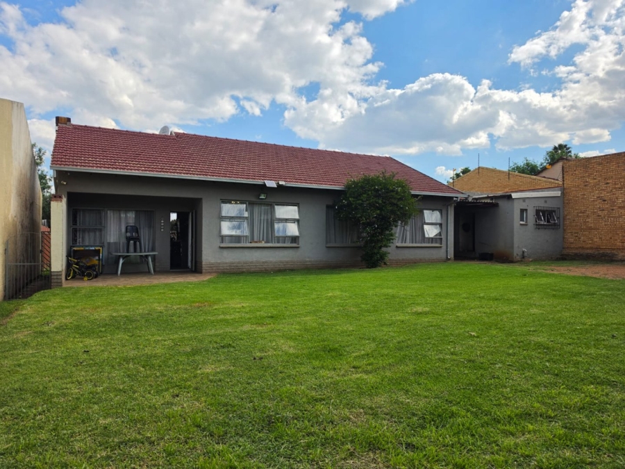 3 Bedroom Property for Sale in Woodmere Gauteng