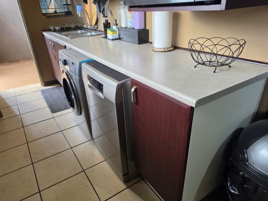 3 Bedroom Property for Sale in Woodmere Gauteng