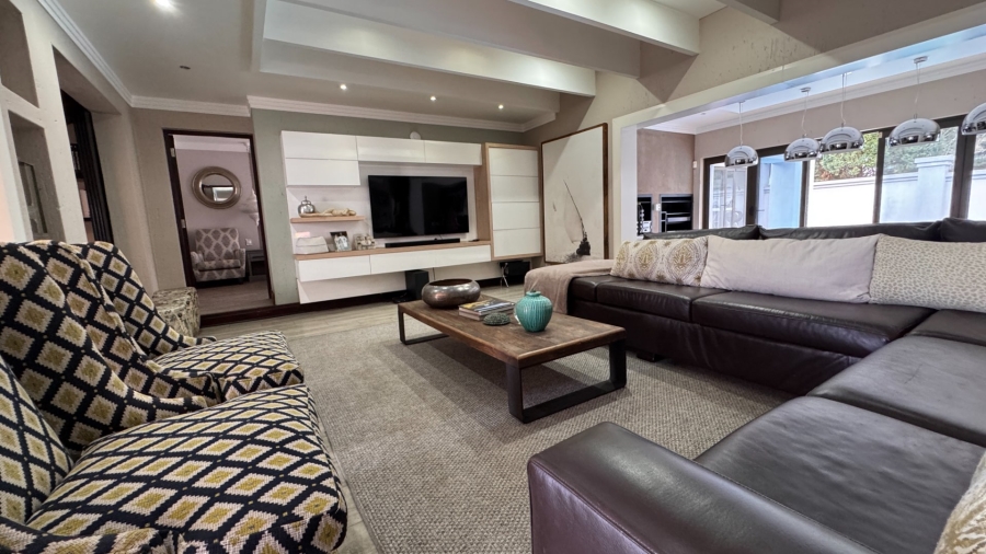 6 Bedroom Property for Sale in Three Rivers East Gauteng