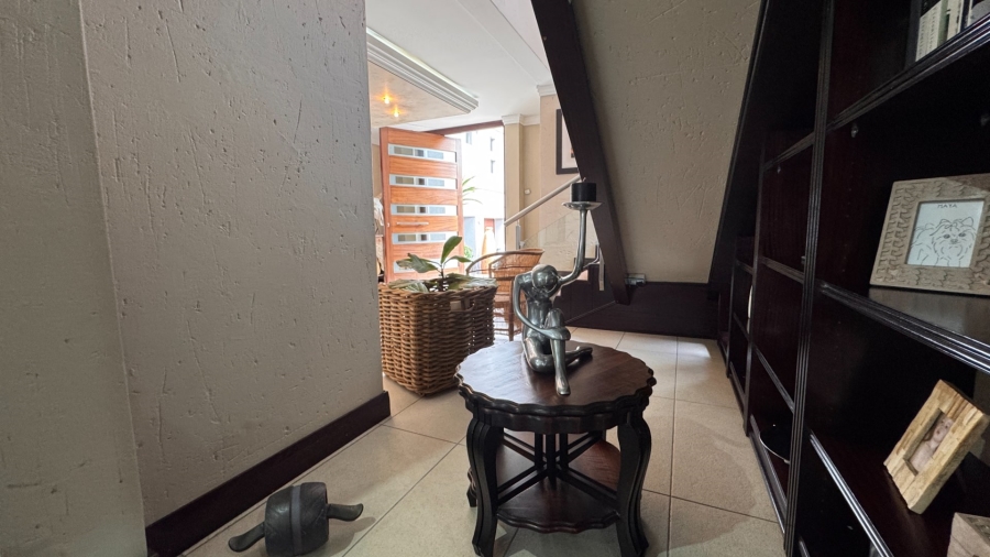 6 Bedroom Property for Sale in Three Rivers East Gauteng