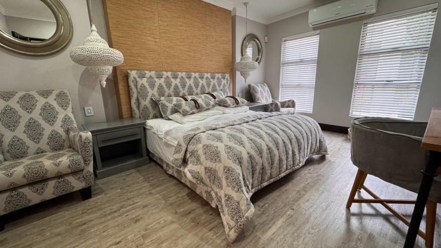 6 Bedroom Property for Sale in Three Rivers East Gauteng