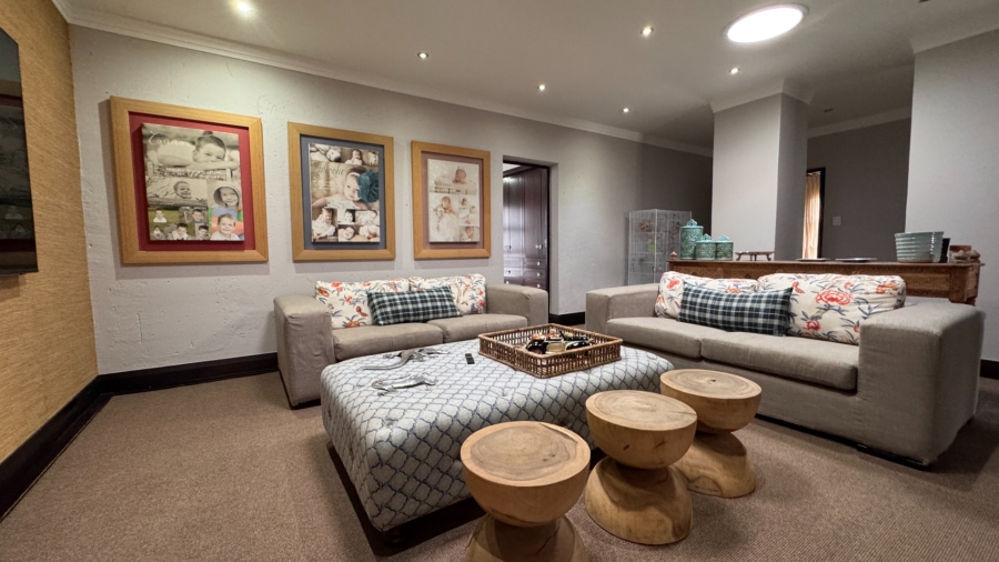 6 Bedroom Property for Sale in Three Rivers East Gauteng