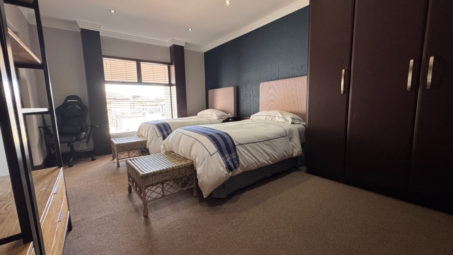 6 Bedroom Property for Sale in Three Rivers East Gauteng