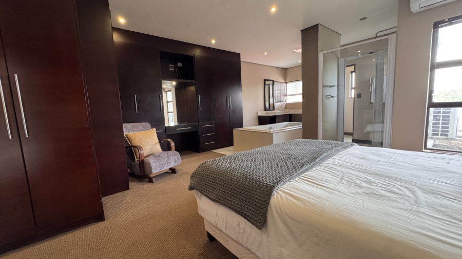 6 Bedroom Property for Sale in Three Rivers East Gauteng