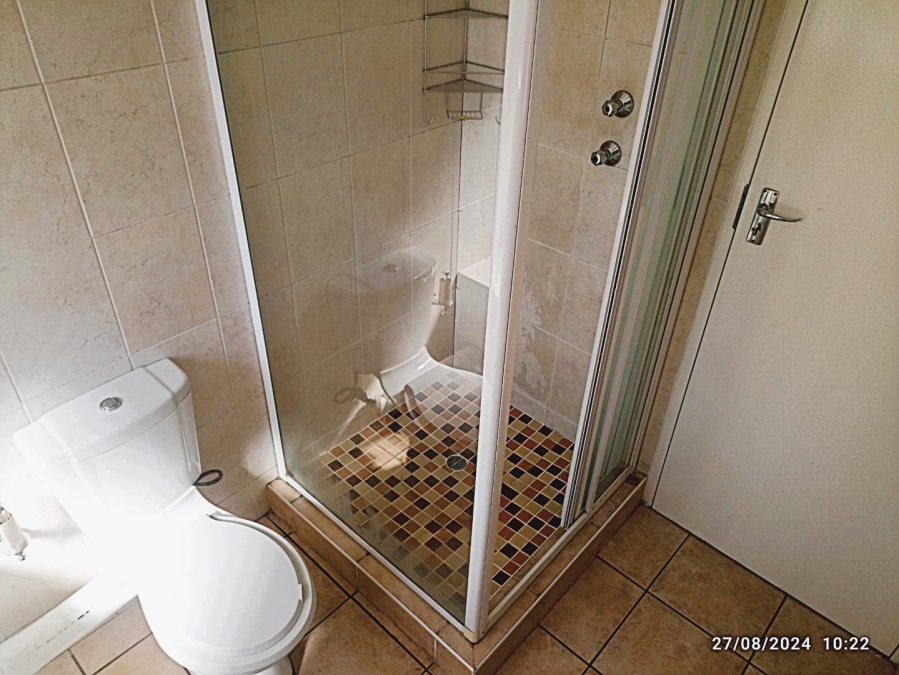 To Let 2 Bedroom Property for Rent in Sonneglans Gauteng