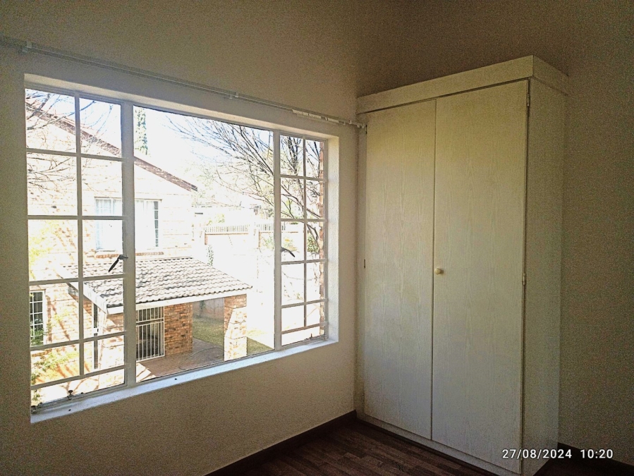 To Let 2 Bedroom Property for Rent in Sonneglans Gauteng