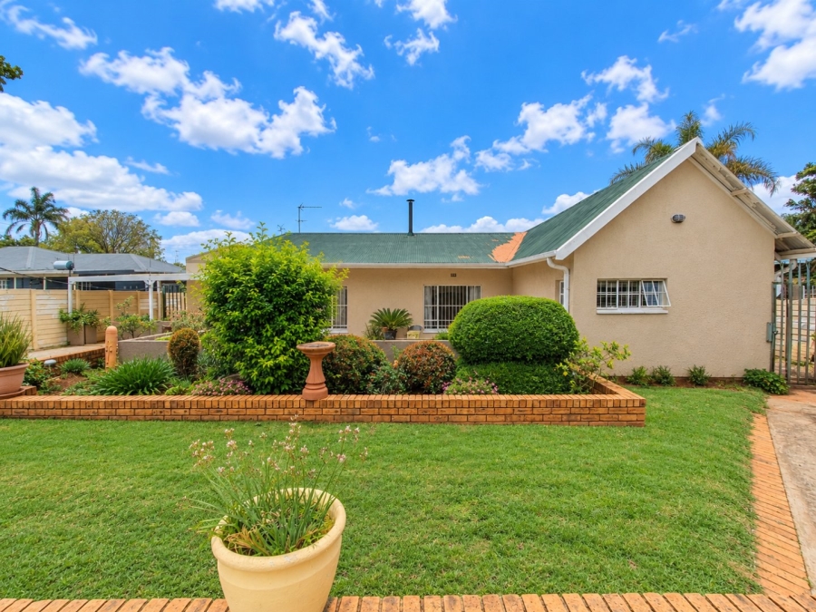 4 Bedroom Property for Sale in Wychwood Gauteng