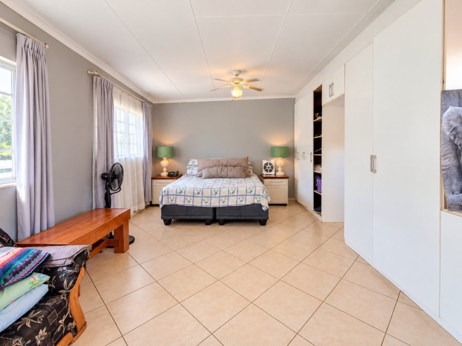 4 Bedroom Property for Sale in Wychwood Gauteng
