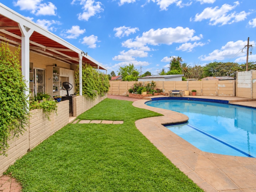 4 Bedroom Property for Sale in Wychwood Gauteng