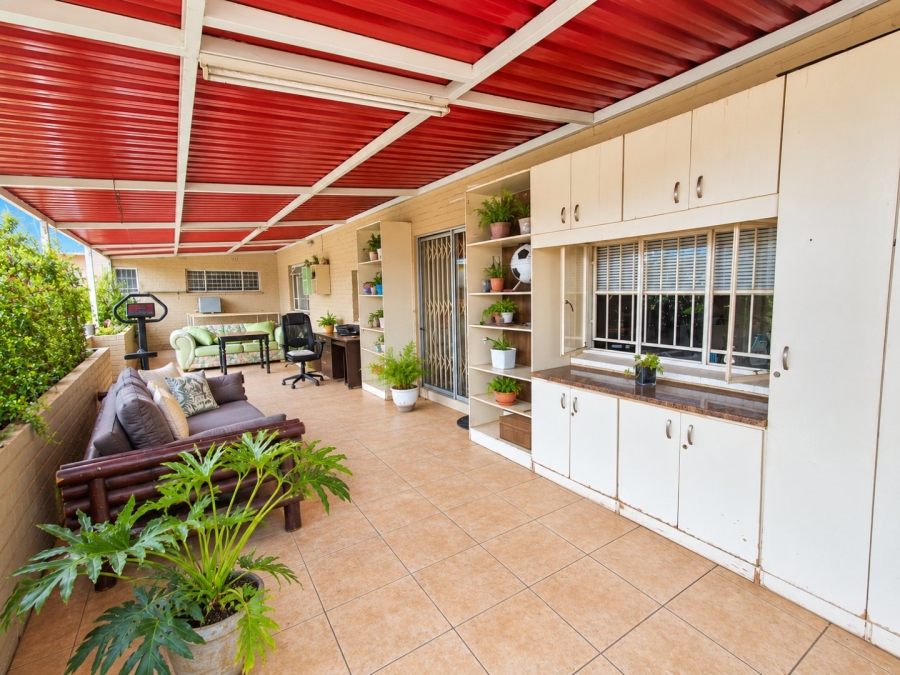 4 Bedroom Property for Sale in Wychwood Gauteng