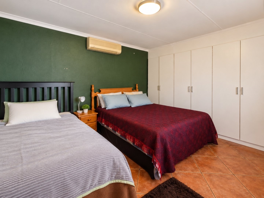 4 Bedroom Property for Sale in Wychwood Gauteng