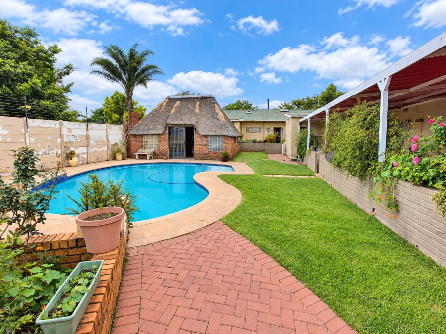 4 Bedroom Property for Sale in Wychwood Gauteng