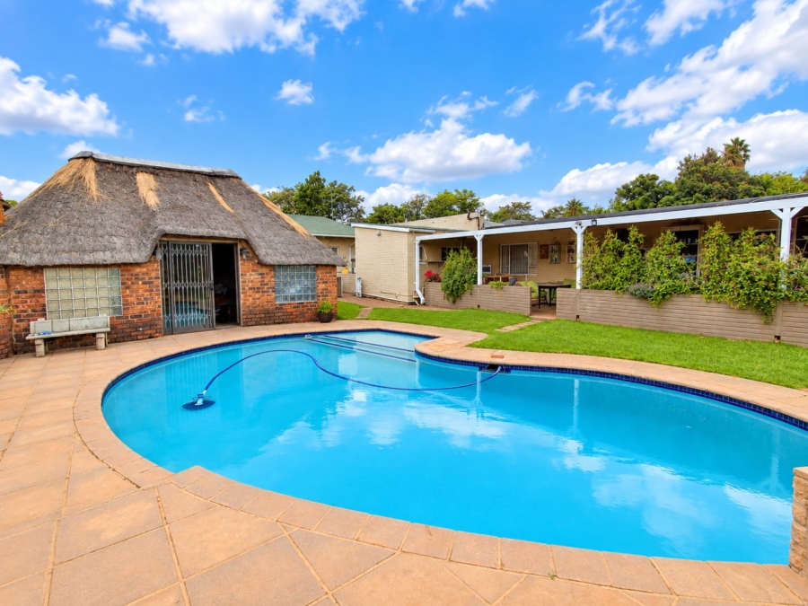 4 Bedroom Property for Sale in Wychwood Gauteng