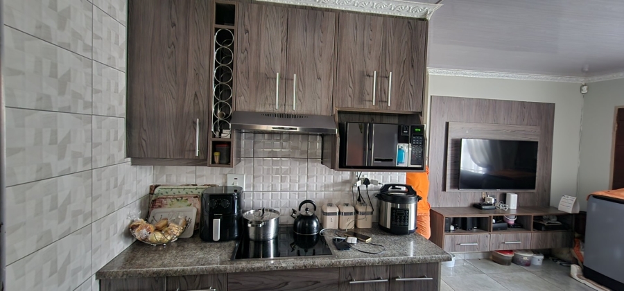 2 Bedroom Property for Sale in Sky City Gauteng