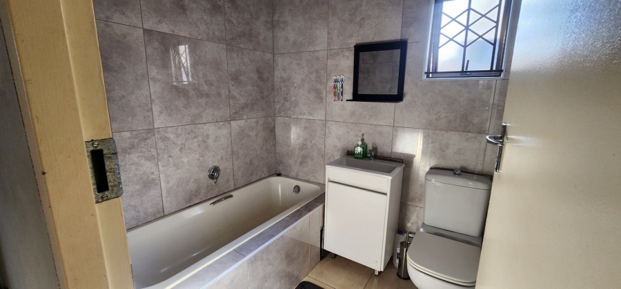 2 Bedroom Property for Sale in Sky City Gauteng