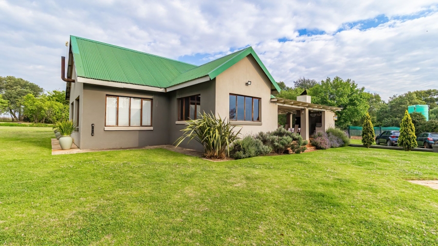 5 Bedroom Property for Sale in Nestpark A H Gauteng