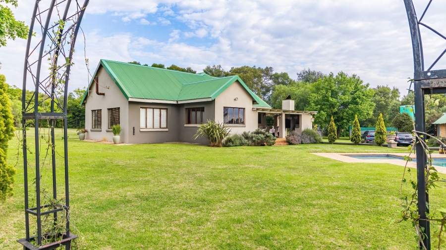 5 Bedroom Property for Sale in Nestpark A H Gauteng