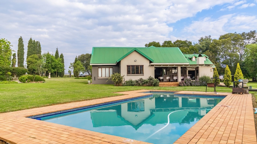 5 Bedroom Property for Sale in Nestpark A H Gauteng