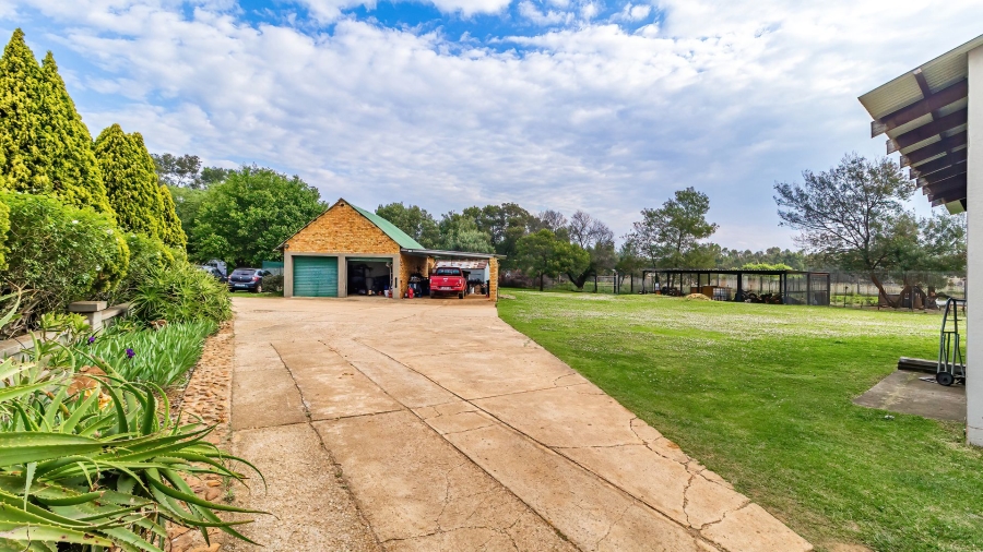 5 Bedroom Property for Sale in Nestpark A H Gauteng