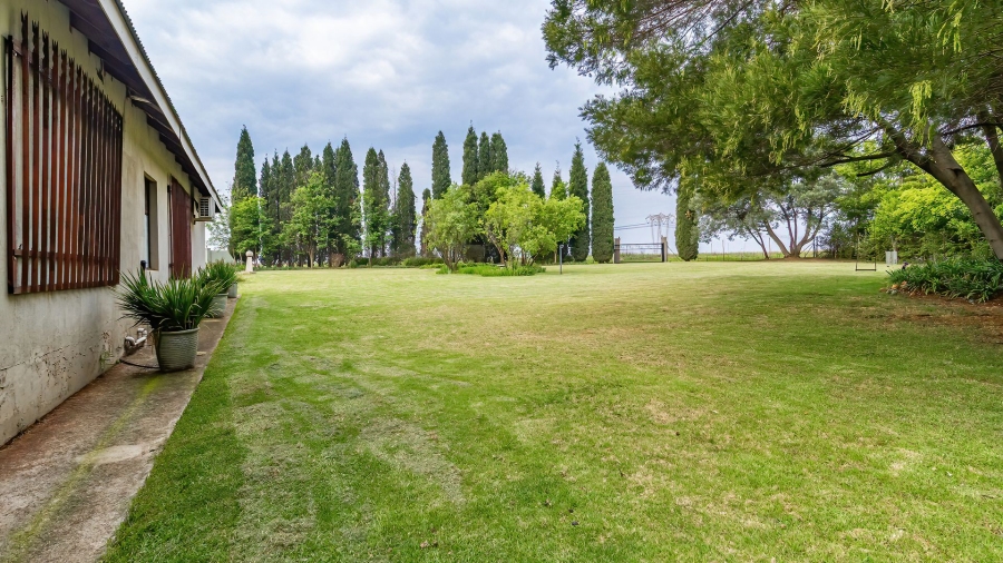 5 Bedroom Property for Sale in Nestpark A H Gauteng