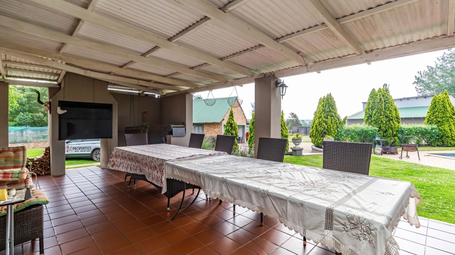 5 Bedroom Property for Sale in Nestpark A H Gauteng