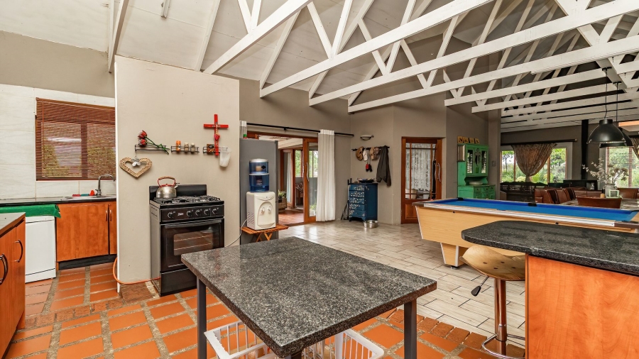 5 Bedroom Property for Sale in Nestpark A H Gauteng