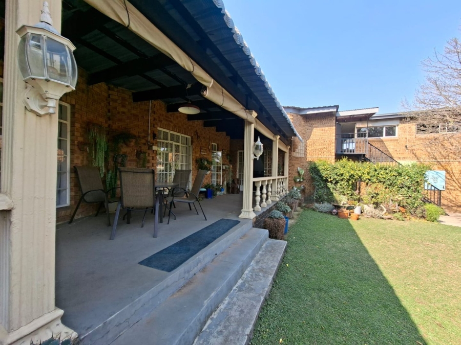 5 Bedroom Property for Sale in The Reeds Gauteng