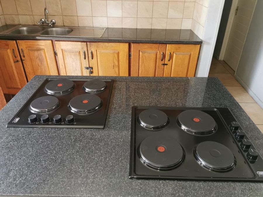 8 Bedroom Property for Sale in Pretoria Gardens Gauteng