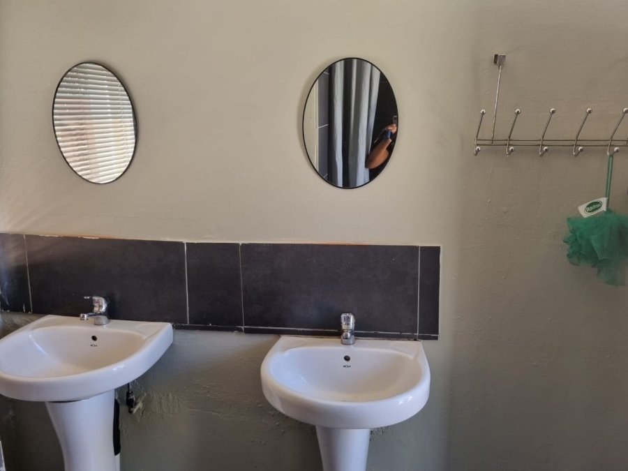 8 Bedroom Property for Sale in Pretoria Gardens Gauteng