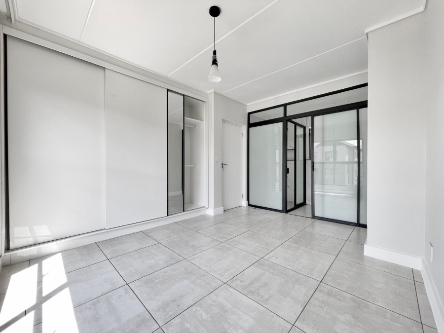 To Let 3 Bedroom Property for Rent in Waterfall Gauteng
