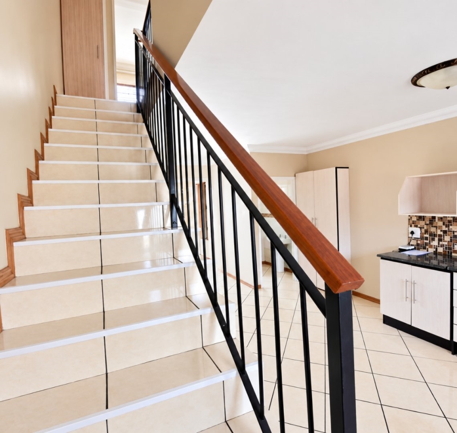 2 Bedroom Property for Sale in Ravenswood Gauteng