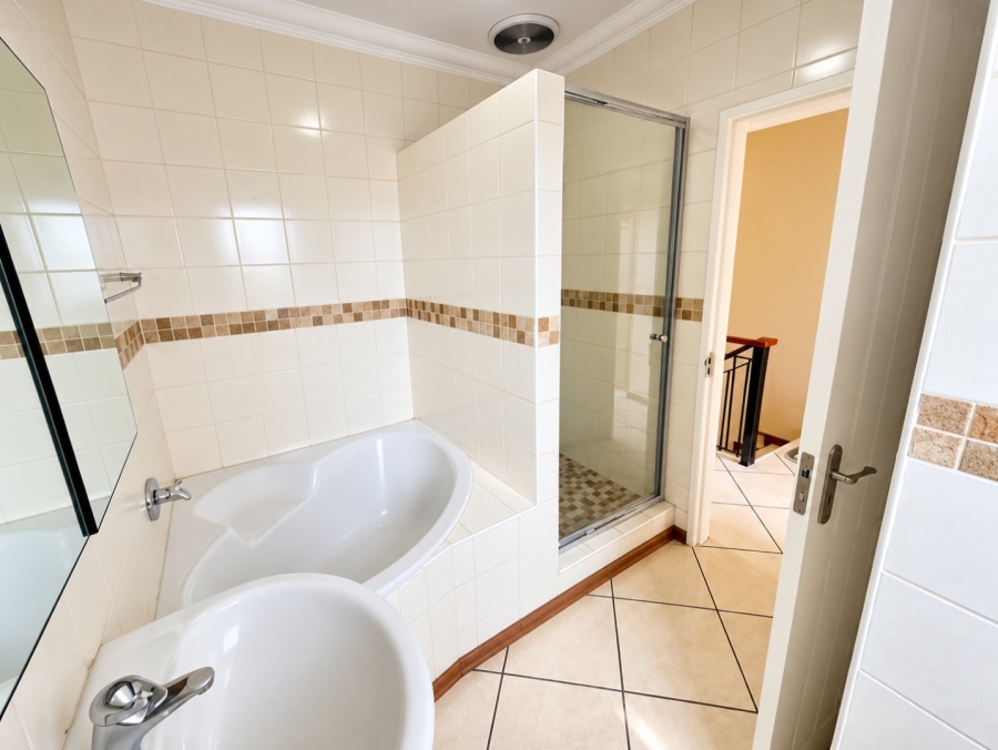 2 Bedroom Property for Sale in Ravenswood Gauteng
