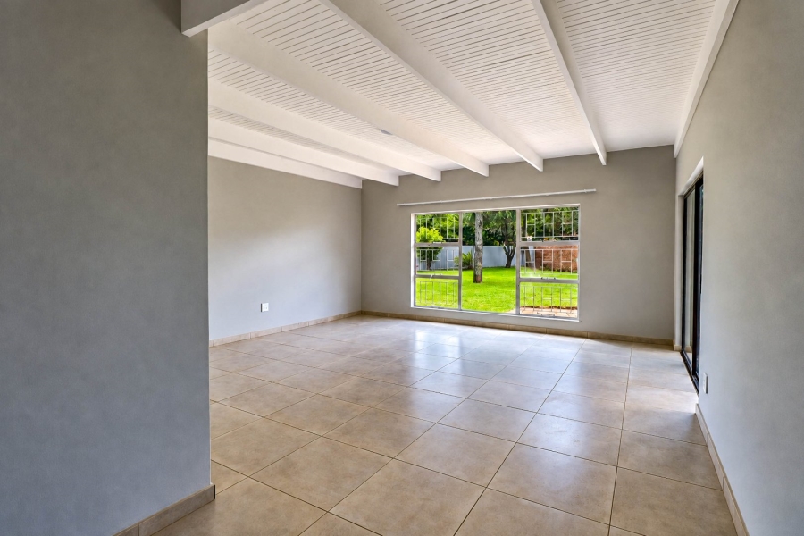 5 Bedroom Property for Sale in Wierda Park Gauteng