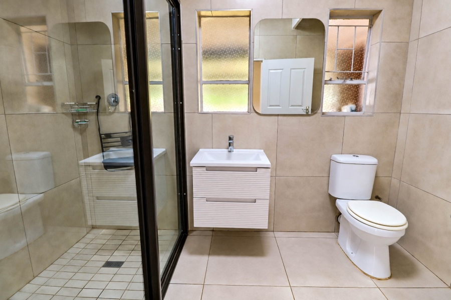 5 Bedroom Property for Sale in Wierda Park Gauteng