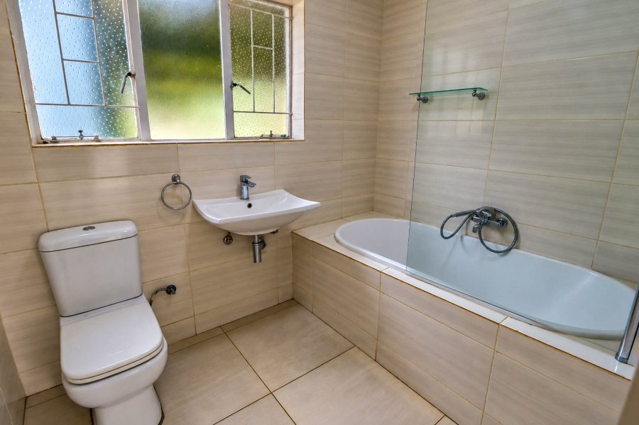 5 Bedroom Property for Sale in Wierda Park Gauteng