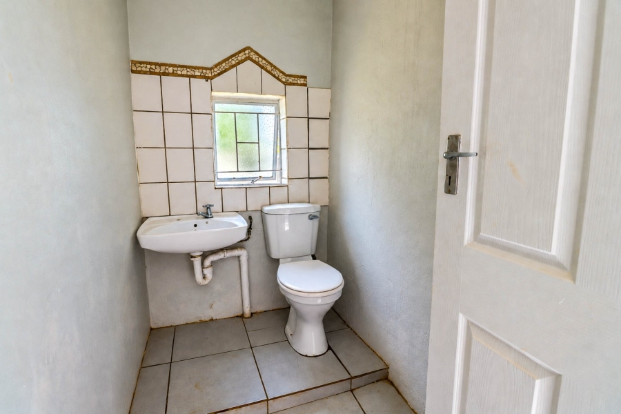 5 Bedroom Property for Sale in Wierda Park Gauteng