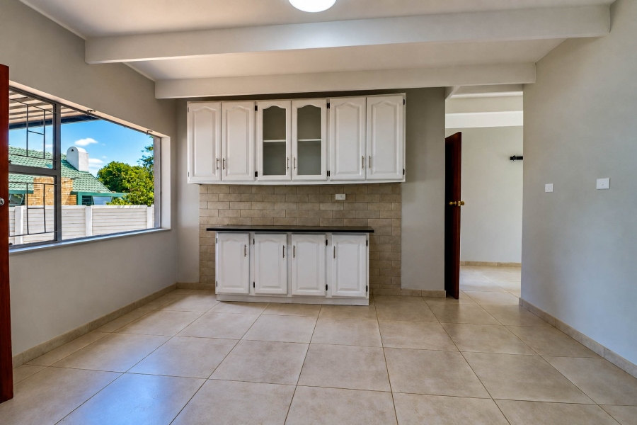 5 Bedroom Property for Sale in Wierda Park Gauteng