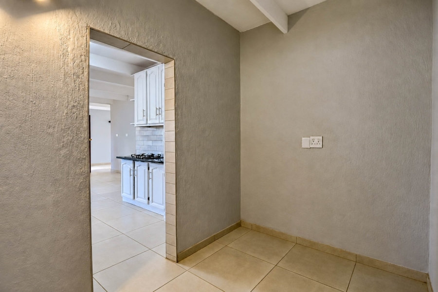 5 Bedroom Property for Sale in Wierda Park Gauteng