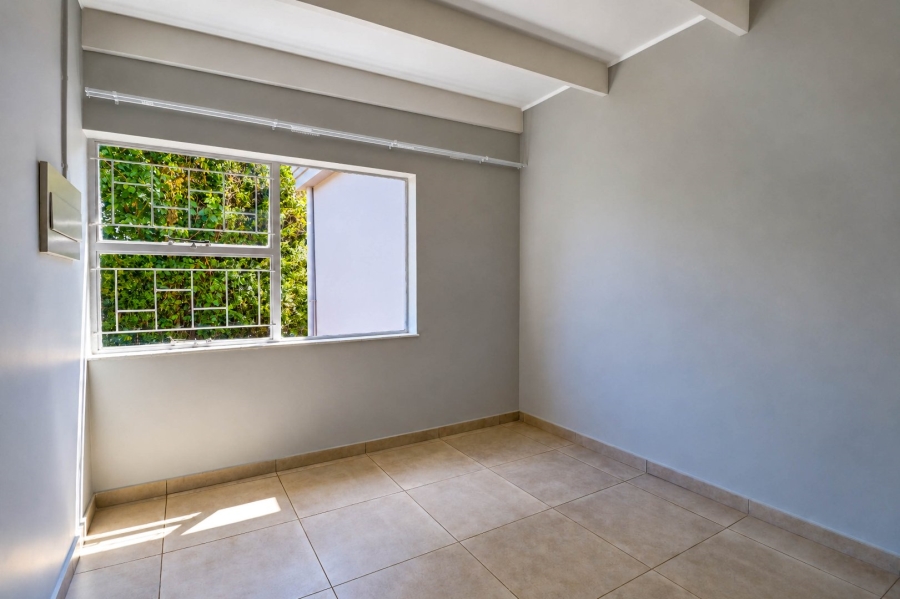 5 Bedroom Property for Sale in Wierda Park Gauteng