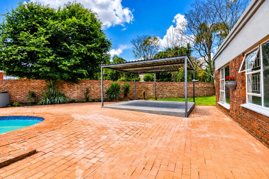 5 Bedroom Property for Sale in Wierda Park Gauteng