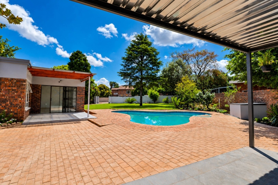 5 Bedroom Property for Sale in Wierda Park Gauteng