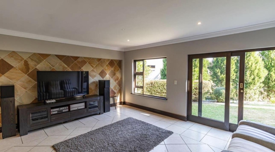 4 Bedroom Property for Sale in Blue Valley Golf Estate Gauteng
